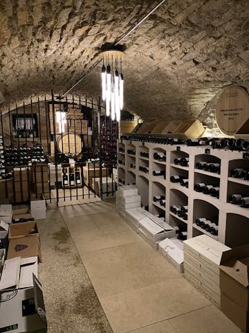La 163ème vente des vins des Hospices de Beaune, organisée par Sotheby's, a marqué l'histoire, devenant la deuxième meilleure vente de l'institution.